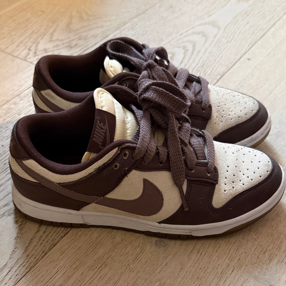 Nike Plum and Cream Low-Tops